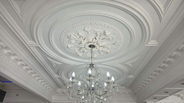 10 Stunning Art Deco Plaster Ceiling Roses to Enhance Any Room