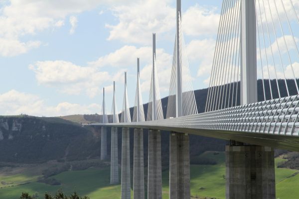 Bridge reinforcement subcontractor services for demanding infrastructure
